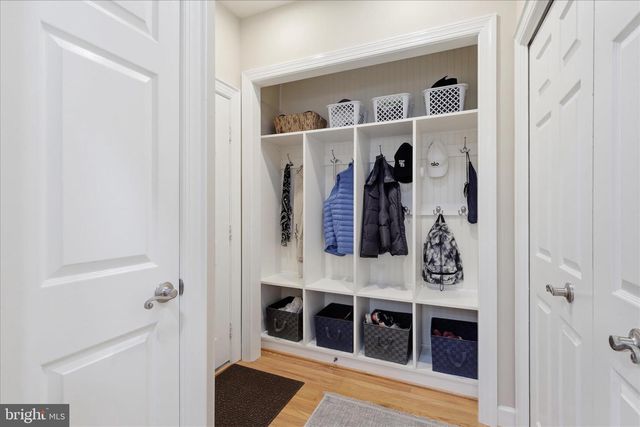 314 ORCHARD CT NW, Vienna, VA 22180