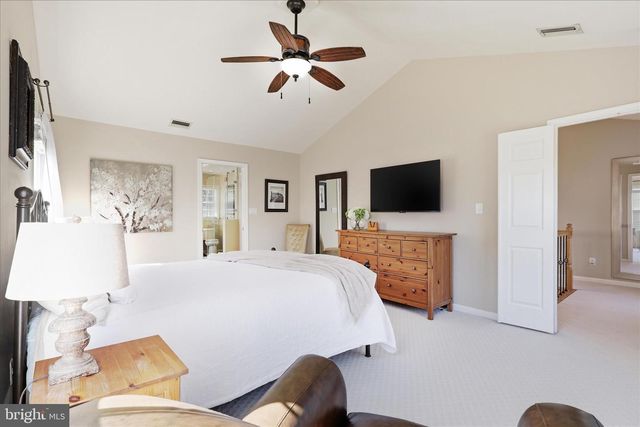 314 ORCHARD CT NW, Vienna, VA 22180