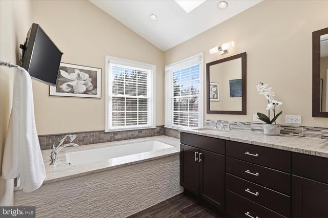 314 ORCHARD CT NW, Vienna, VA 22180