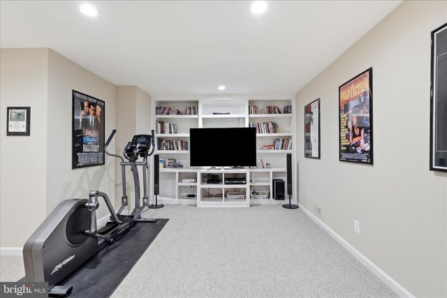 314 ORCHARD CT NW, Vienna, VA 22180