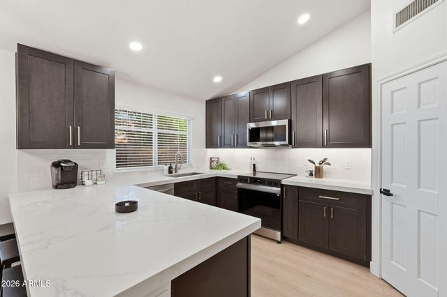 632 W MESQUITE Street, Gilbert, AZ 85233