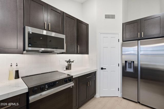 632 W MESQUITE Street, Gilbert, AZ 85233