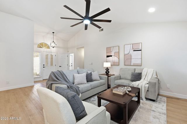 632 W MESQUITE Street, Gilbert, AZ 85233