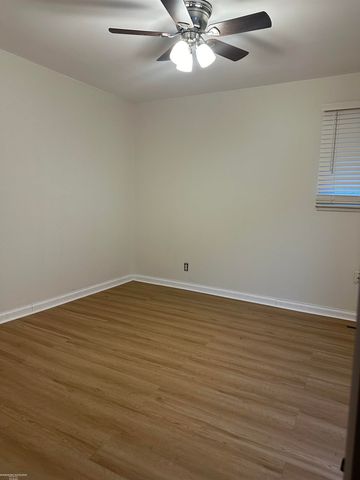 21950 Sunset Boulevard, Oak Park, MI 48237