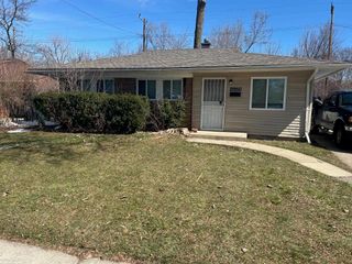 21950 Sunset Boulevard, Oak Park, MI 48237