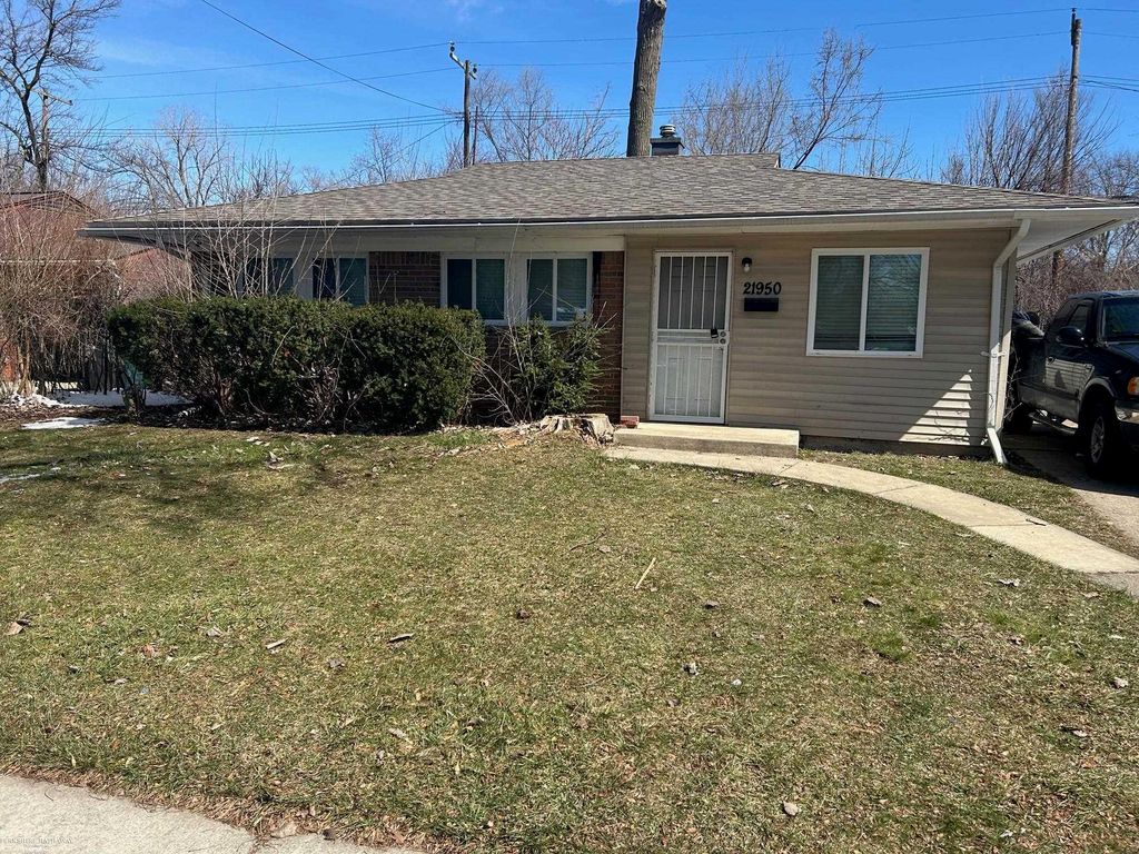 21950 Sunset Boulevard, Oak Park, MI 48237