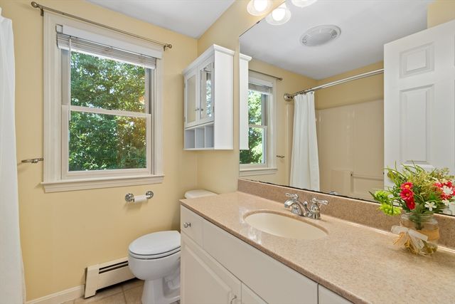 49 Larson Ave, Leominster, MA 01453