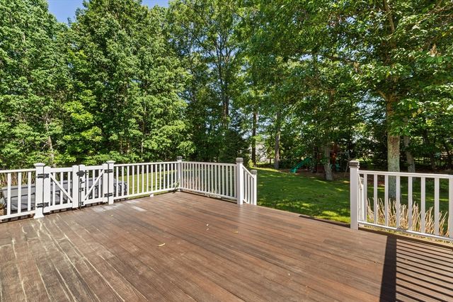 49 Larson Ave, Leominster, MA 01453