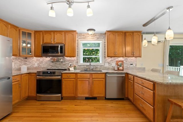 49 Larson Ave, Leominster, MA 01453