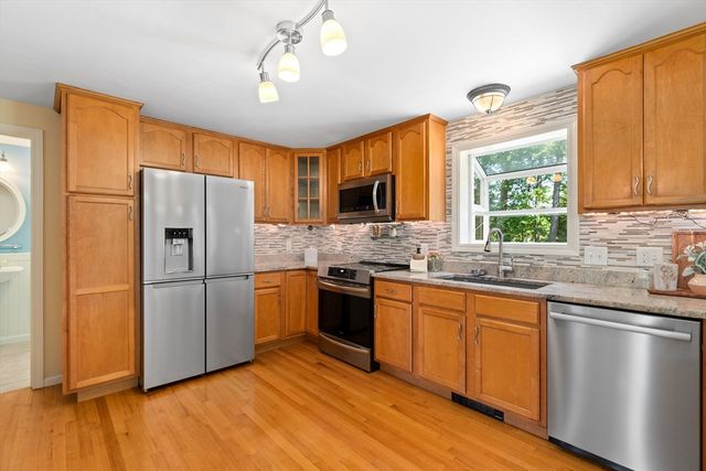 49 Larson Ave, Leominster, MA 01453