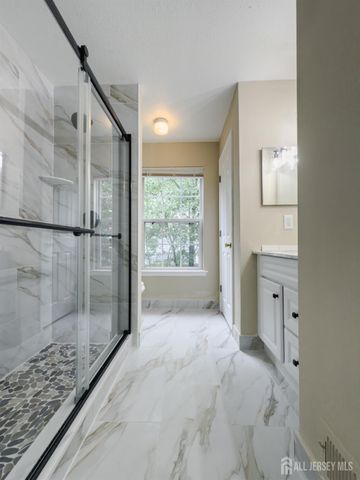 48 Prestwick Way, Edison, NJ 08820