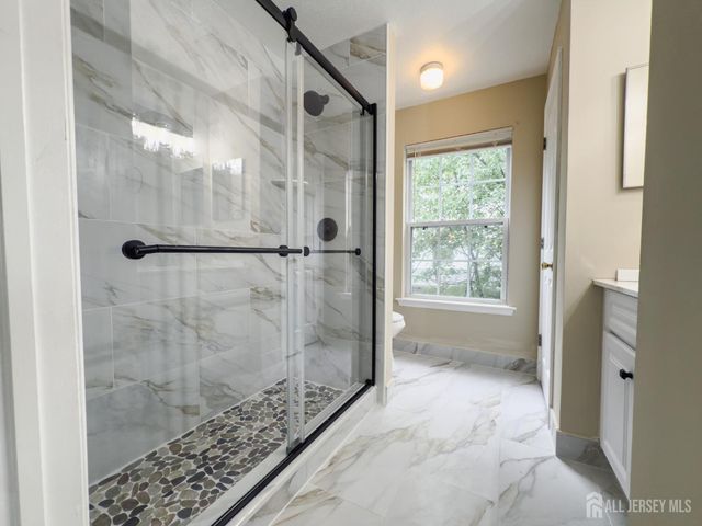 48 Prestwick Way, Edison, NJ 08820