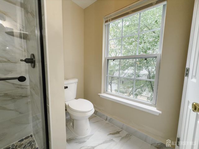 48 Prestwick Way, Edison, NJ 08820