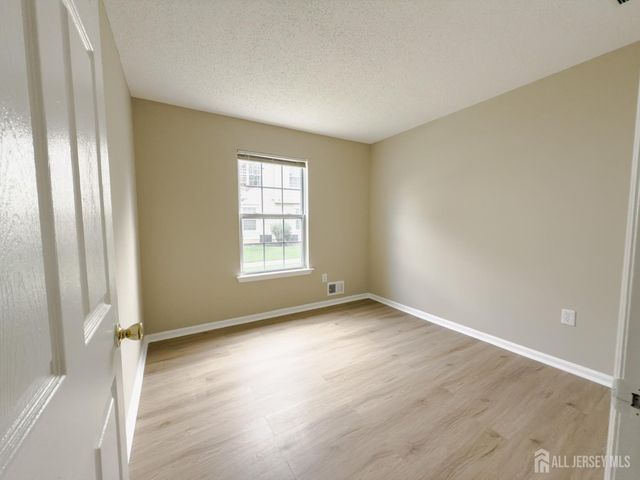 48 Prestwick Way, Edison, NJ 08820