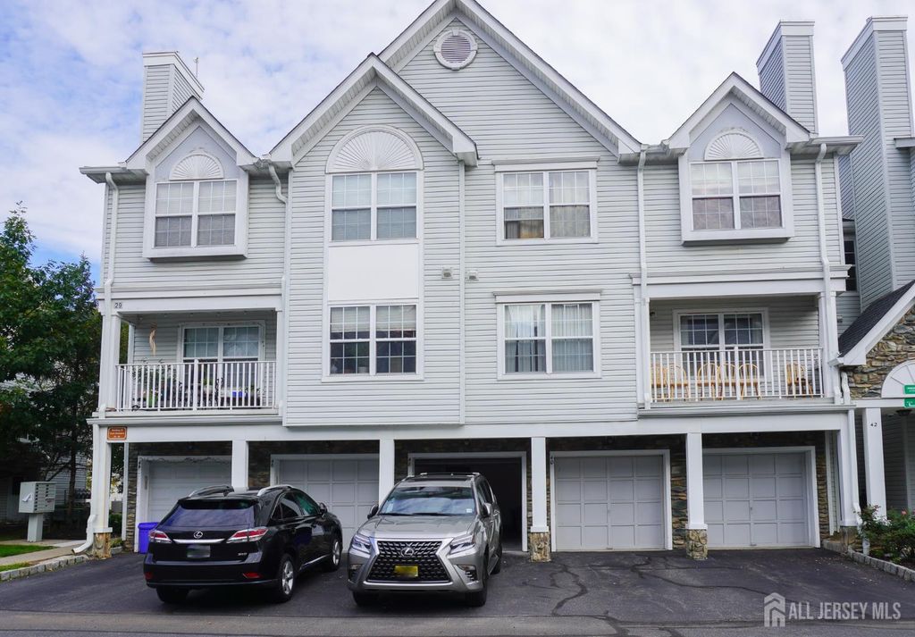 48 Prestwick Way, Edison, NJ 08820