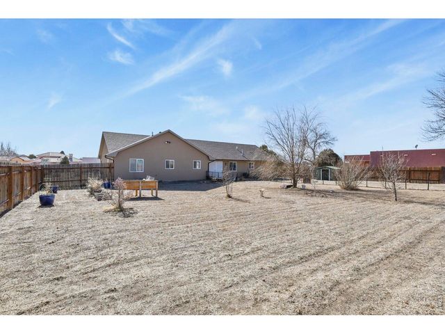 573 W Archer Plz, Pueblo West, CO 81007