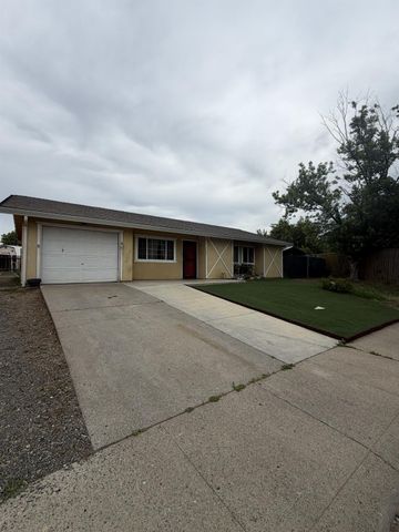 2345 Edinburgh Dr, Elverta, CA 95626