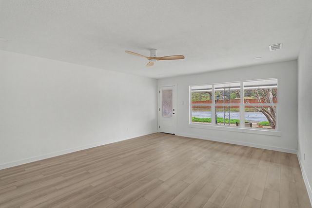 1411 W Gandy Street, Denison, TX 75020