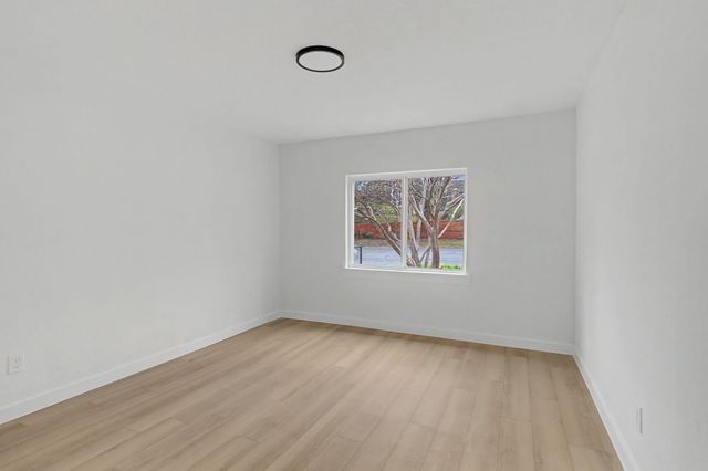 1411 W Gandy Street, Denison, TX 75020