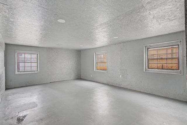 1411 W Gandy Street, Denison, TX 75020