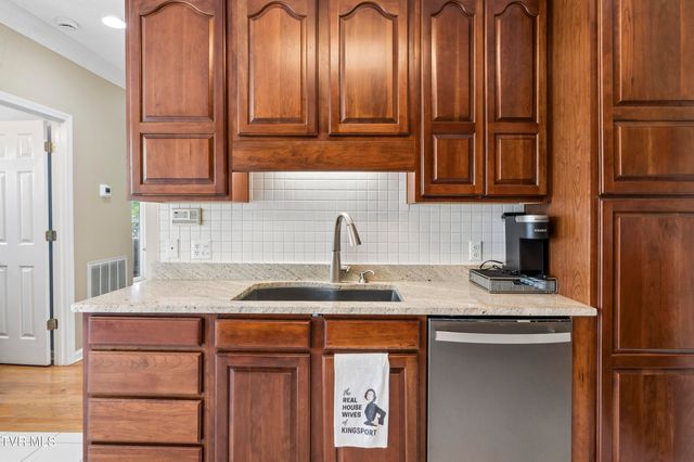 208 Briarfield Drive, Kingsport, TN 37660