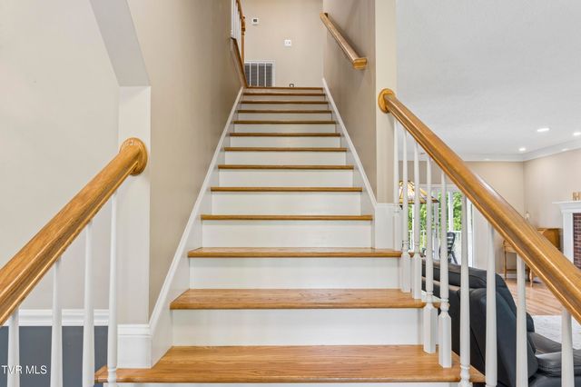 208 Briarfield Drive, Kingsport, TN 37660