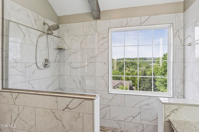 208 Briarfield Drive, Kingsport, TN 37660