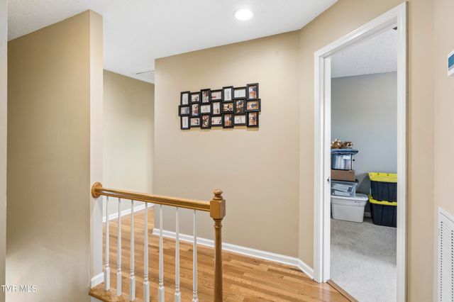 208 Briarfield Drive, Kingsport, TN 37660