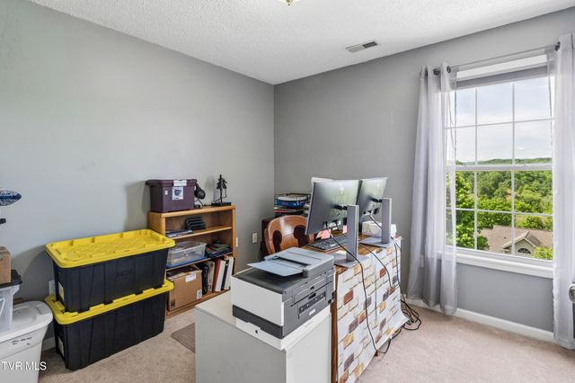 208 Briarfield Drive, Kingsport, TN 37660