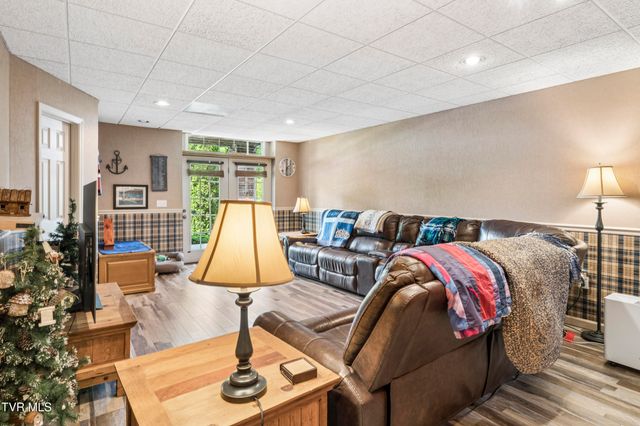 208 Briarfield Drive, Kingsport, TN 37660