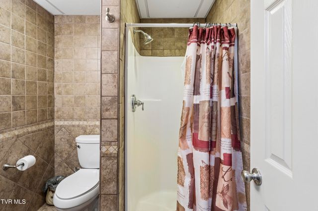 208 Briarfield Drive, Kingsport, TN 37660