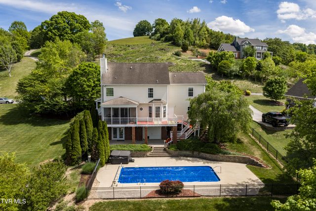 208 Briarfield Drive, Kingsport, TN 37660