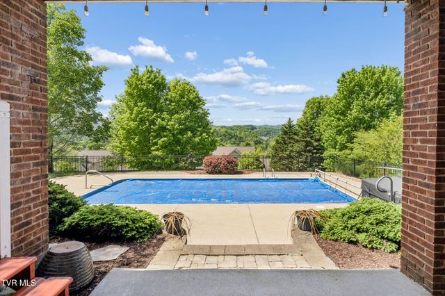 208 Briarfield Drive, Kingsport, TN 37660