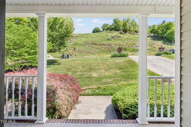 208 Briarfield Drive, Kingsport, TN 37660