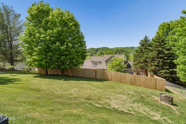 208 Briarfield Drive, Kingsport, TN 37660