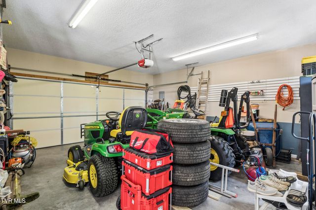 208 Briarfield Drive, Kingsport, TN 37660