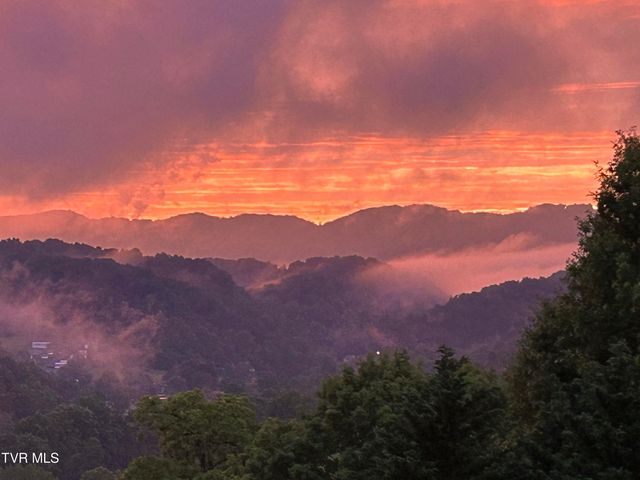 208 Briarfield Drive, Kingsport, TN 37660