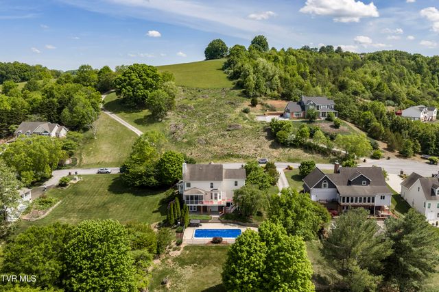 208 Briarfield Drive, Kingsport, TN 37660