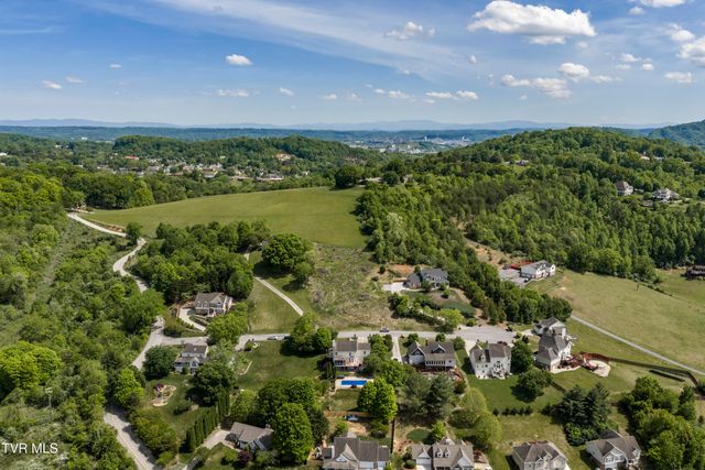 208 Briarfield Drive, Kingsport, TN 37660