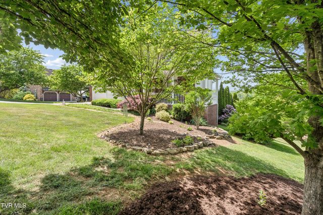 208 Briarfield Drive, Kingsport, TN 37660