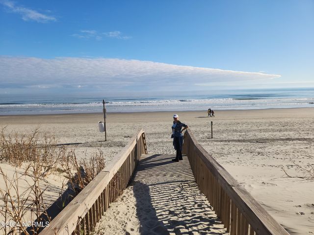 7645 High Market Street Unit 4, Sunset Beach, NC 28468