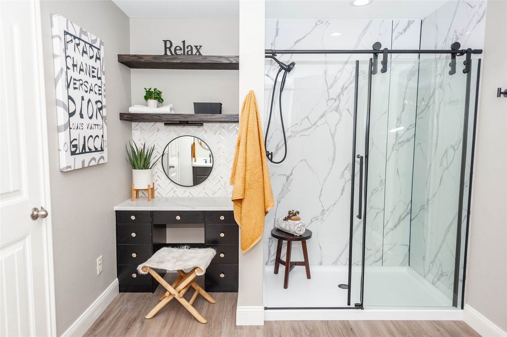 200 Gallop Court, Waxahachie, TX 75165