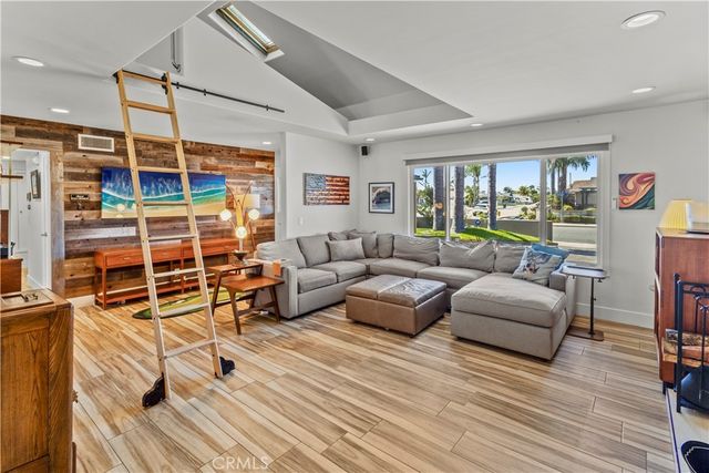 9111 Ellsworth, Huntington Beach, CA 92646