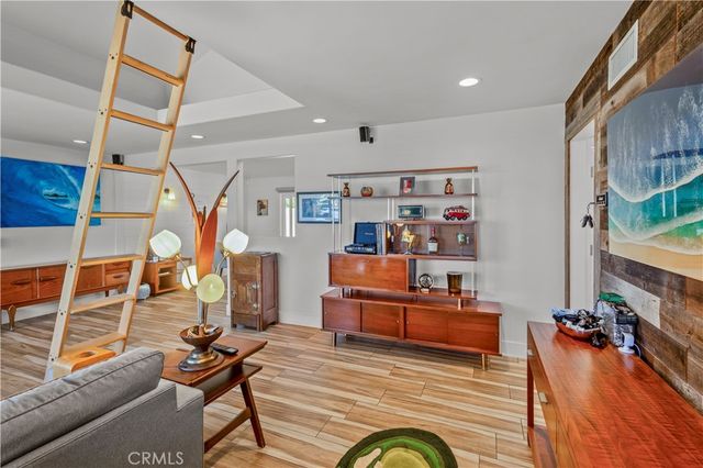 9111 Ellsworth, Huntington Beach, CA 92646