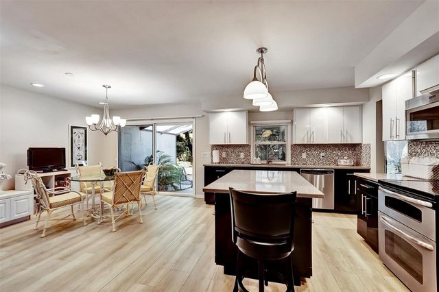 6120 WILSHIRE CIRCLE 6, Sarasota, FL 34238