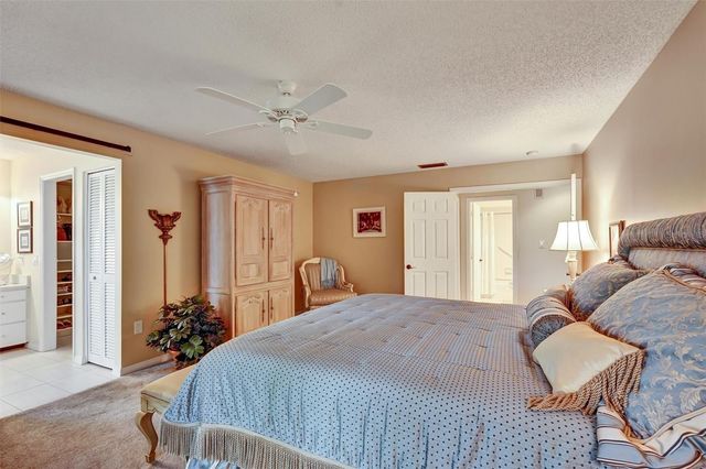 6120 WILSHIRE CIRCLE 6, Sarasota, FL 34238