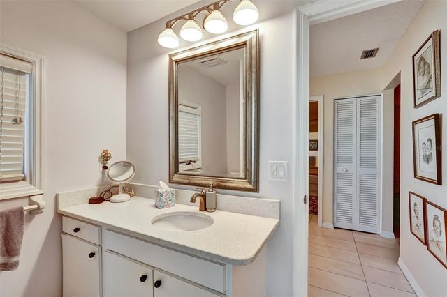 6120 WILSHIRE CIRCLE 6, Sarasota, FL 34238