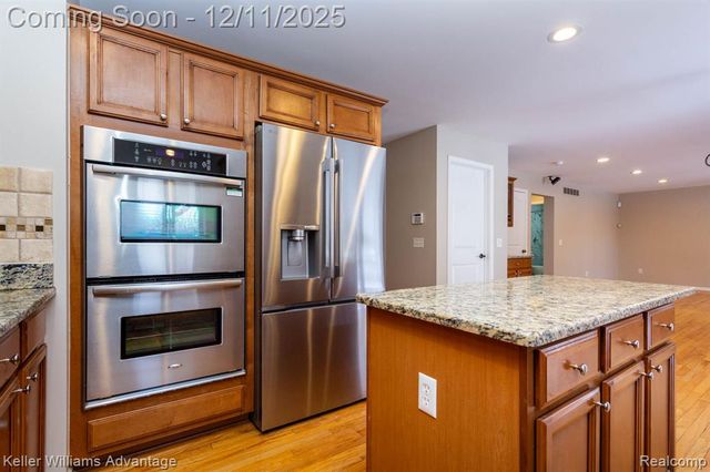 24975 Bloomfield Court, Novi, MI 48375