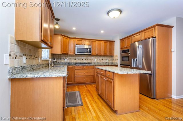 24975 Bloomfield Court, Novi, MI 48375