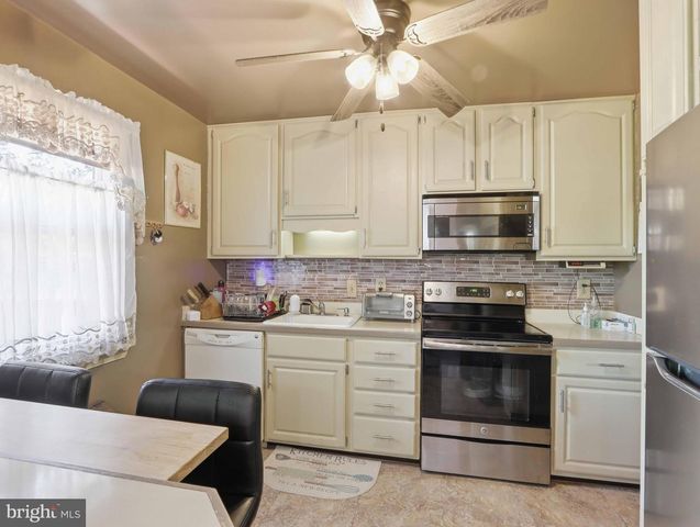 1220 KENT AVE, Baltimore, MD 21207